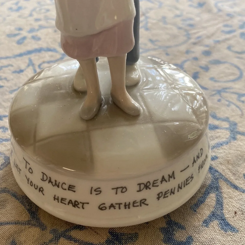 Vintage 1984 Flavia “The Dance Lesson” music box figurine.  Collector’s item. - Picture 7 of 12